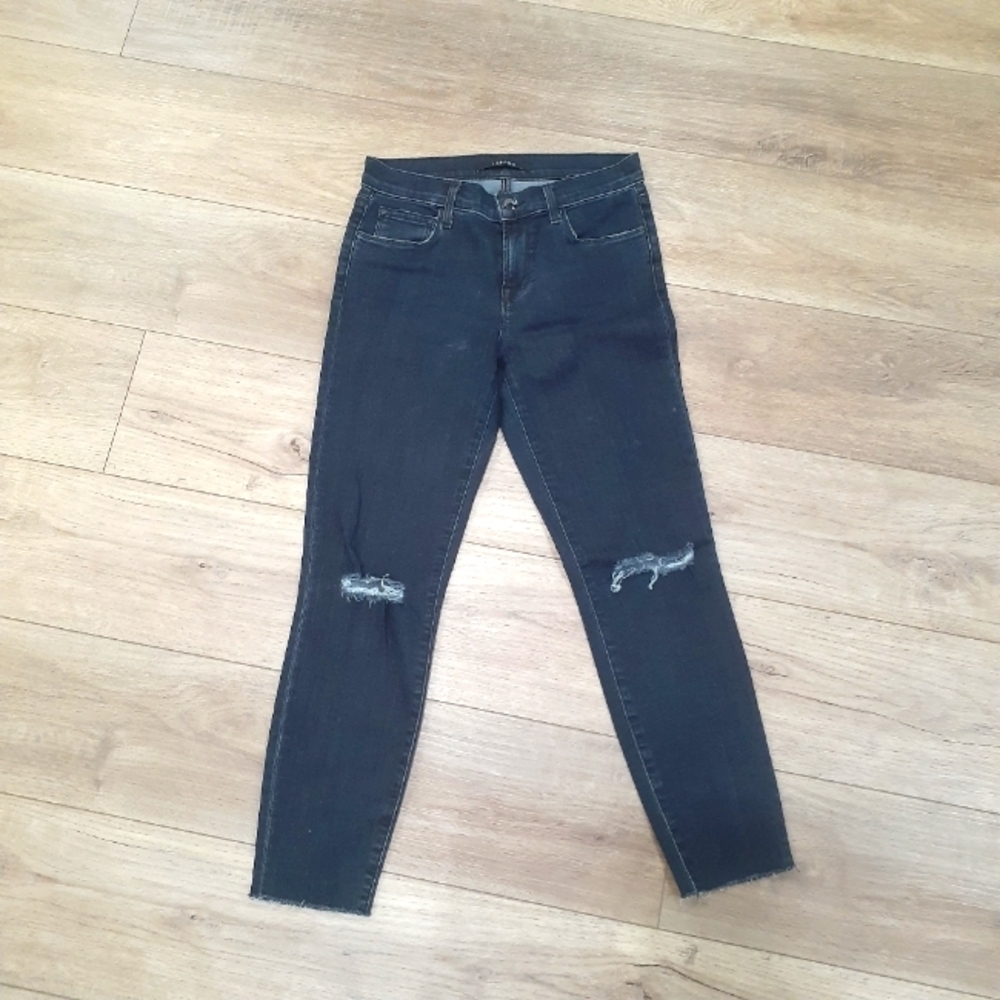 J Brand Skinny Distressed Capri in Dark Wash